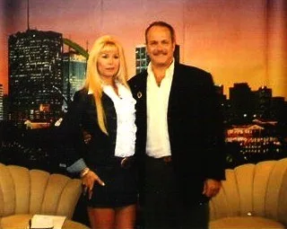 Max Aubb, Reportero de Telemundo.
